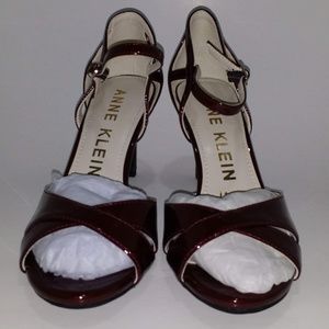 Anne Klein "Ranita" Berries Slip-On Shoes